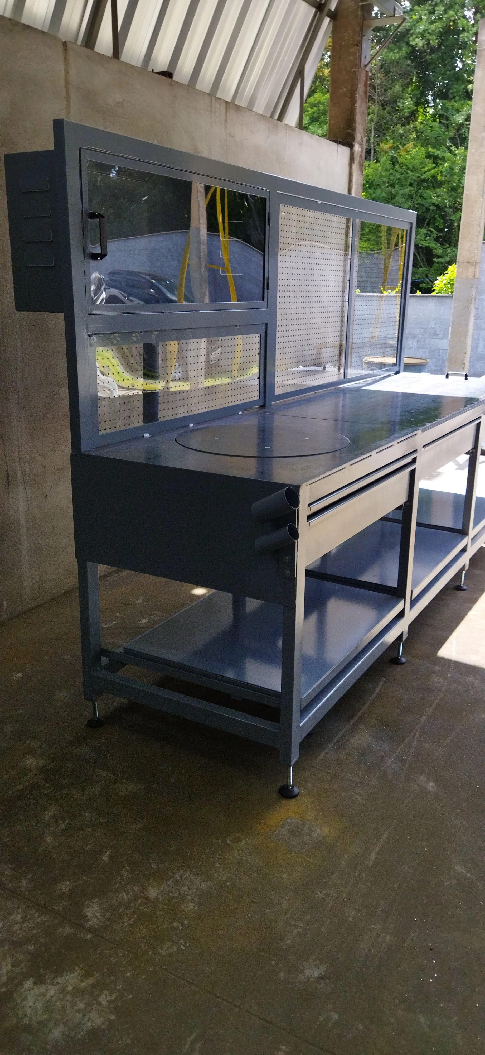 Bancada metálica modelo 1