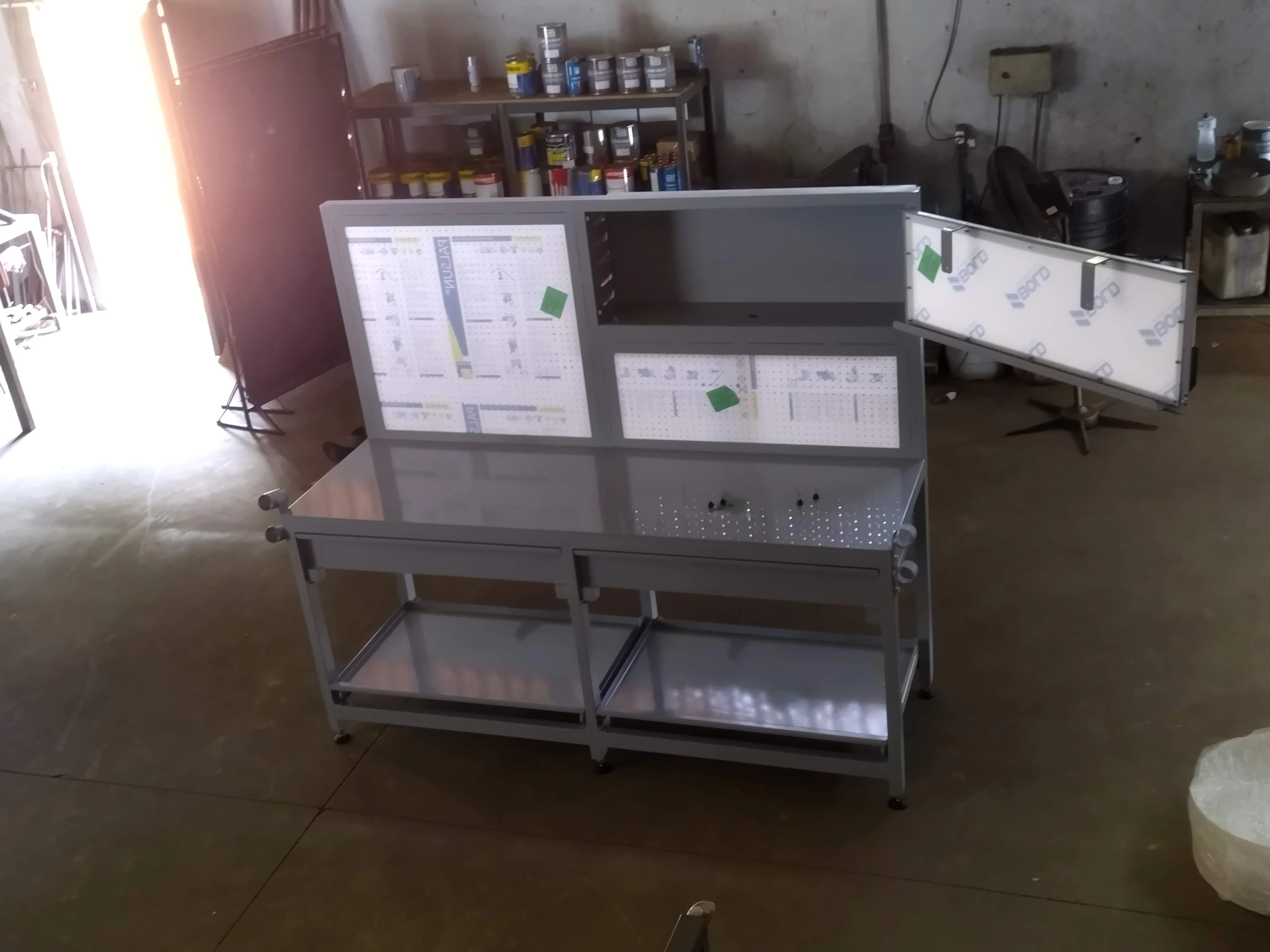 Bancada metálica modelo 10