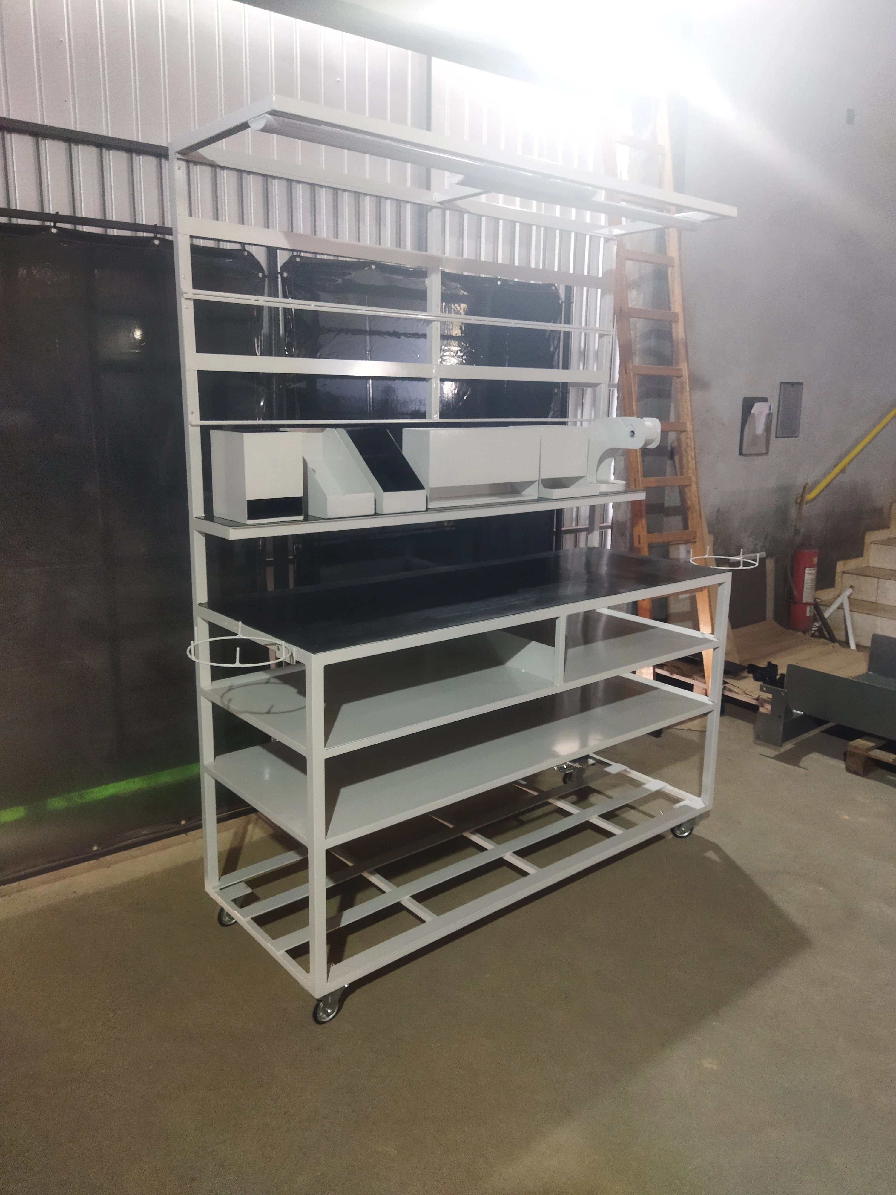 Bancada metálica modelo 12