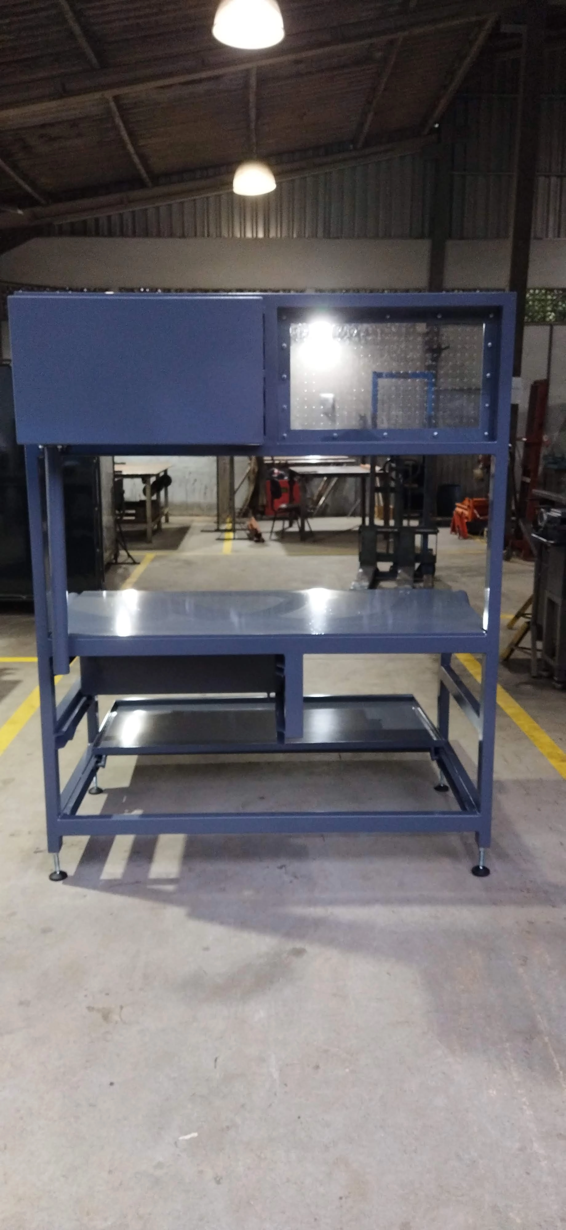 Bancada metálica modelo 16