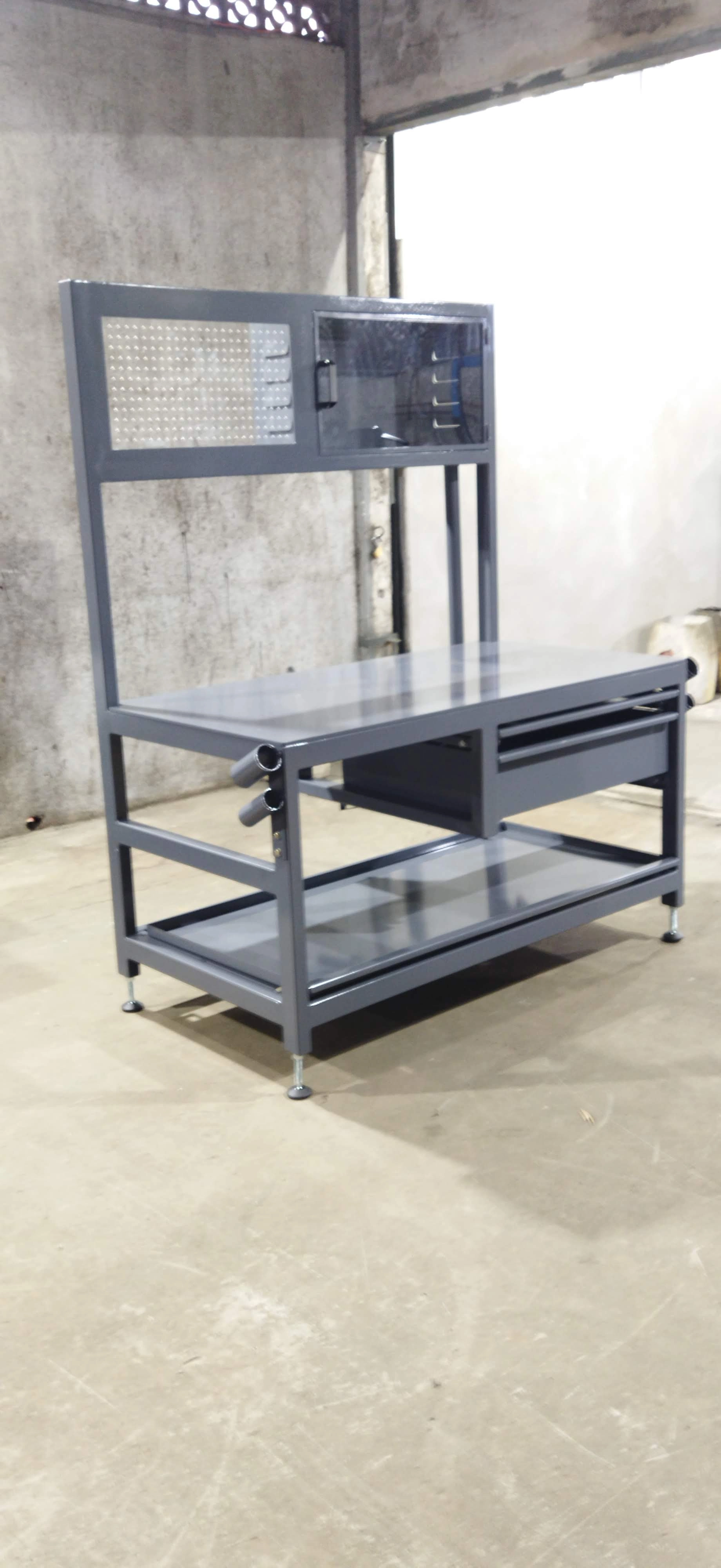 Bancada metálica modelo 17