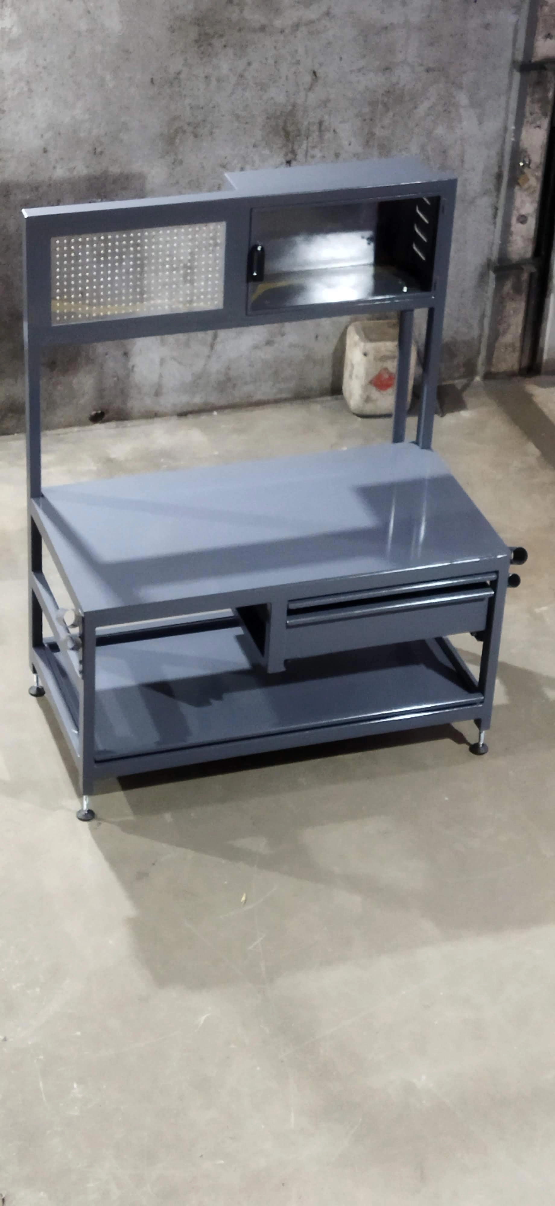 Bancada metálica modelo 18