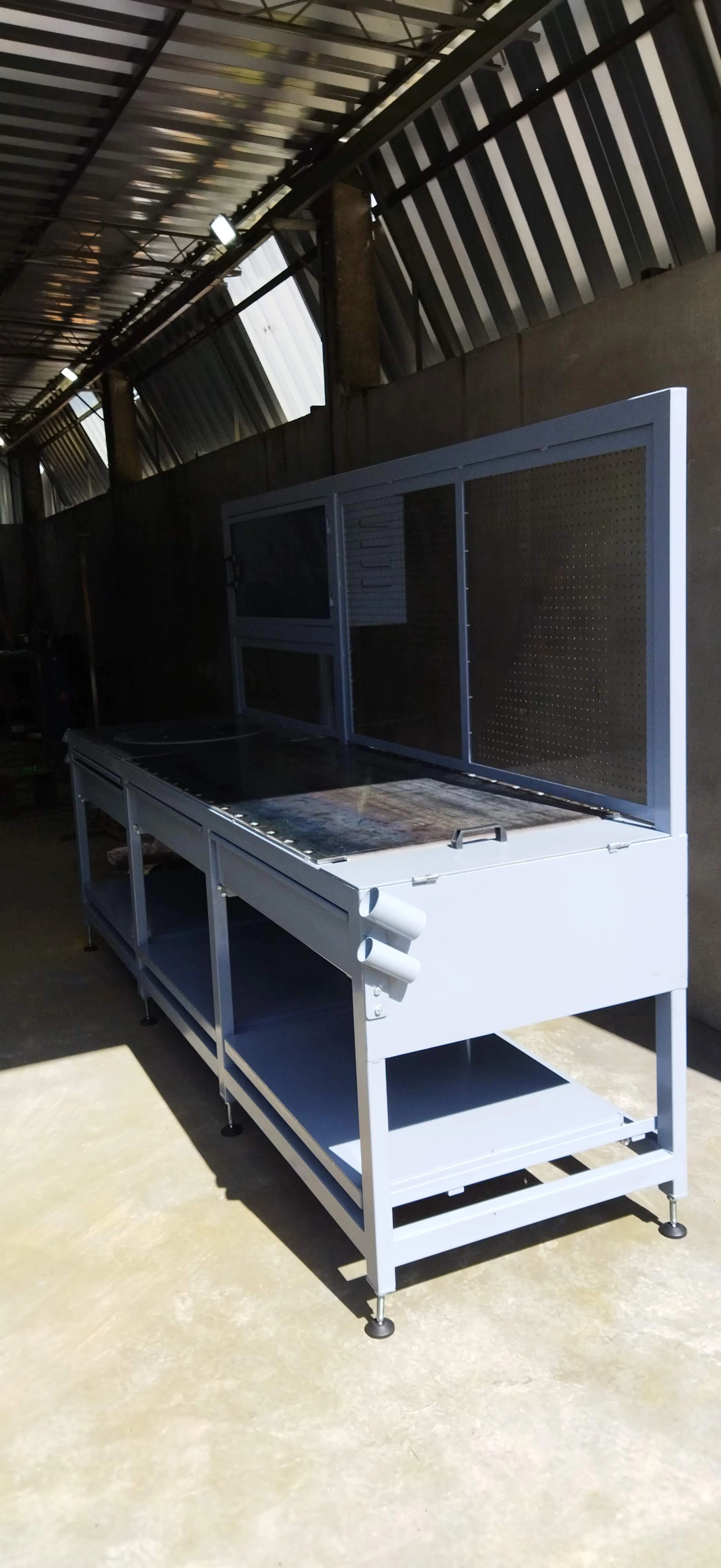 Bancada metálica modelo 20