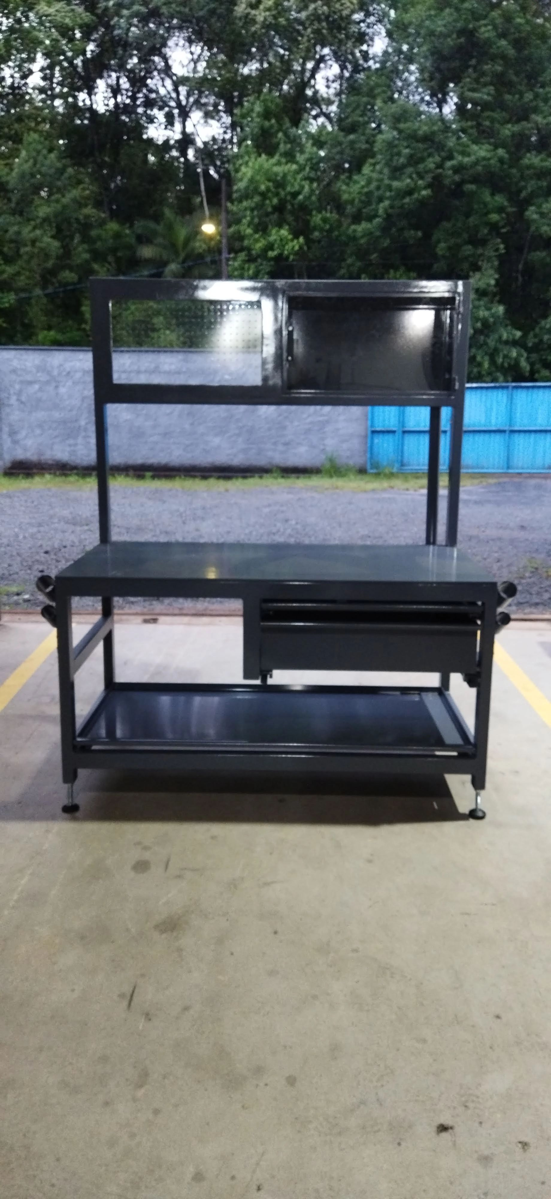 Bancada metálica modelo 3