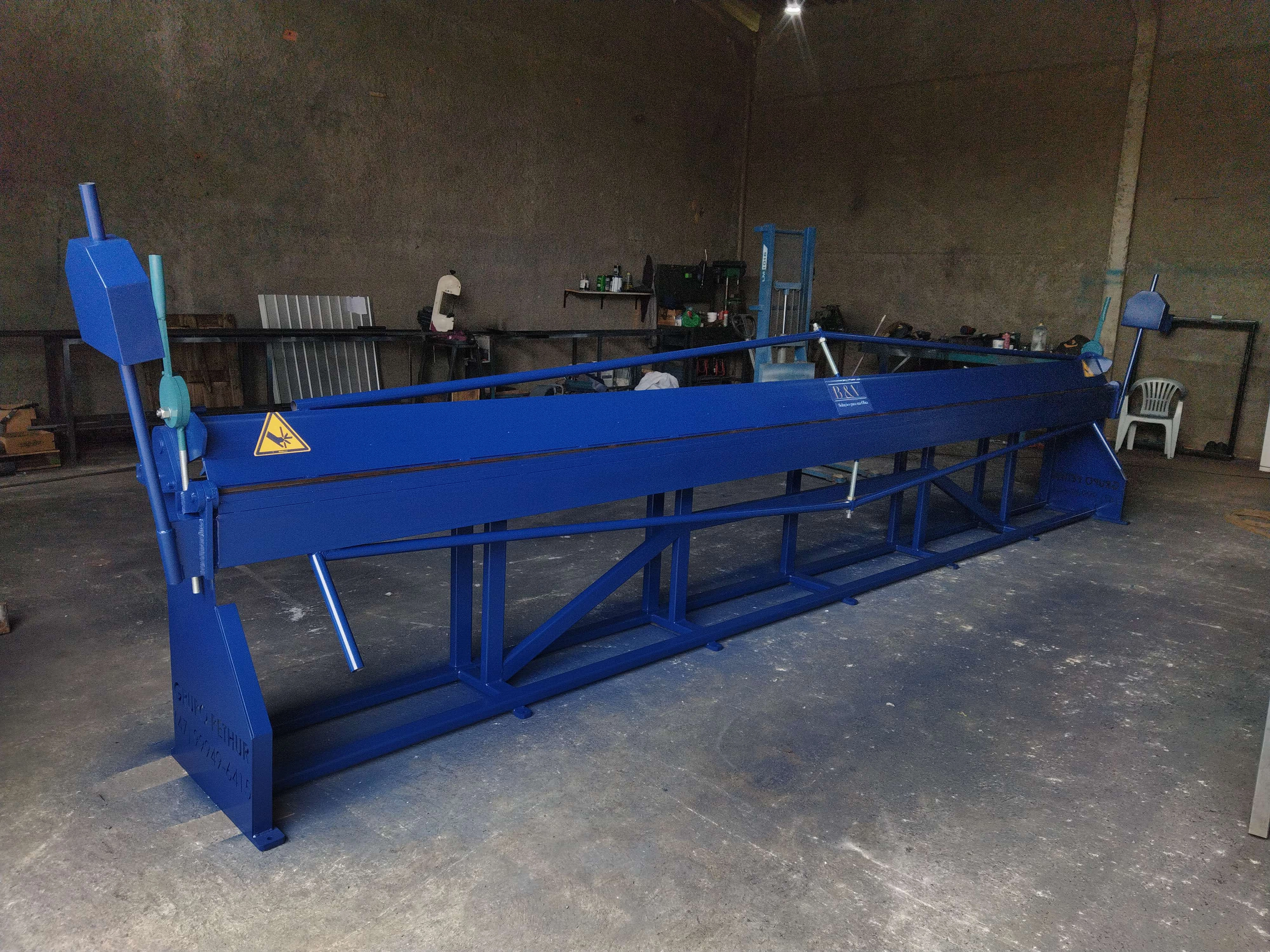 Dobradeira industrial modelo 1