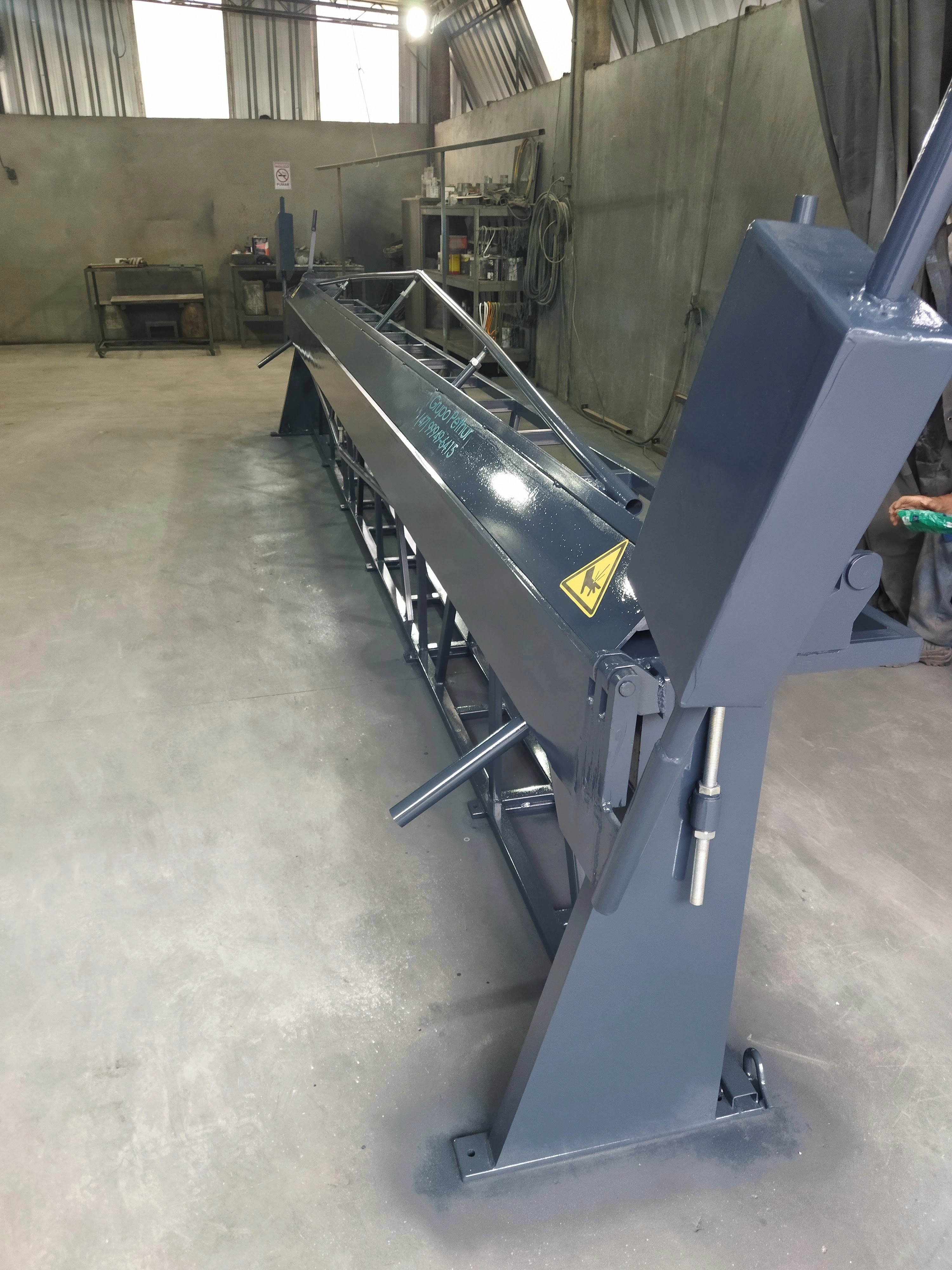 Dobradeira industrial modelo 6